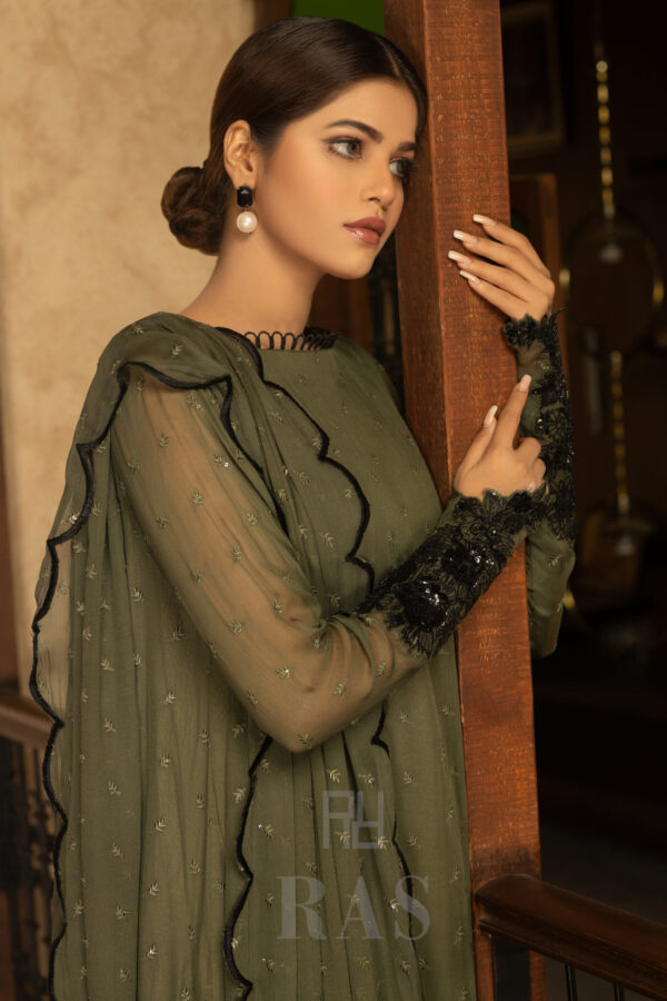 Olivia - Image 3